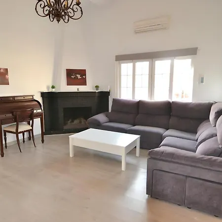 Spacious And Charming 500 Sqm Community Pool 800m Aguadulce Beach *