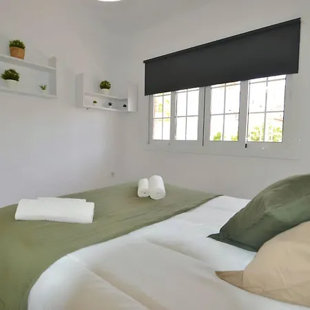 Chalet Spacious And Charming 500 Sqm Community Pool 800m Aguadulce Beach *